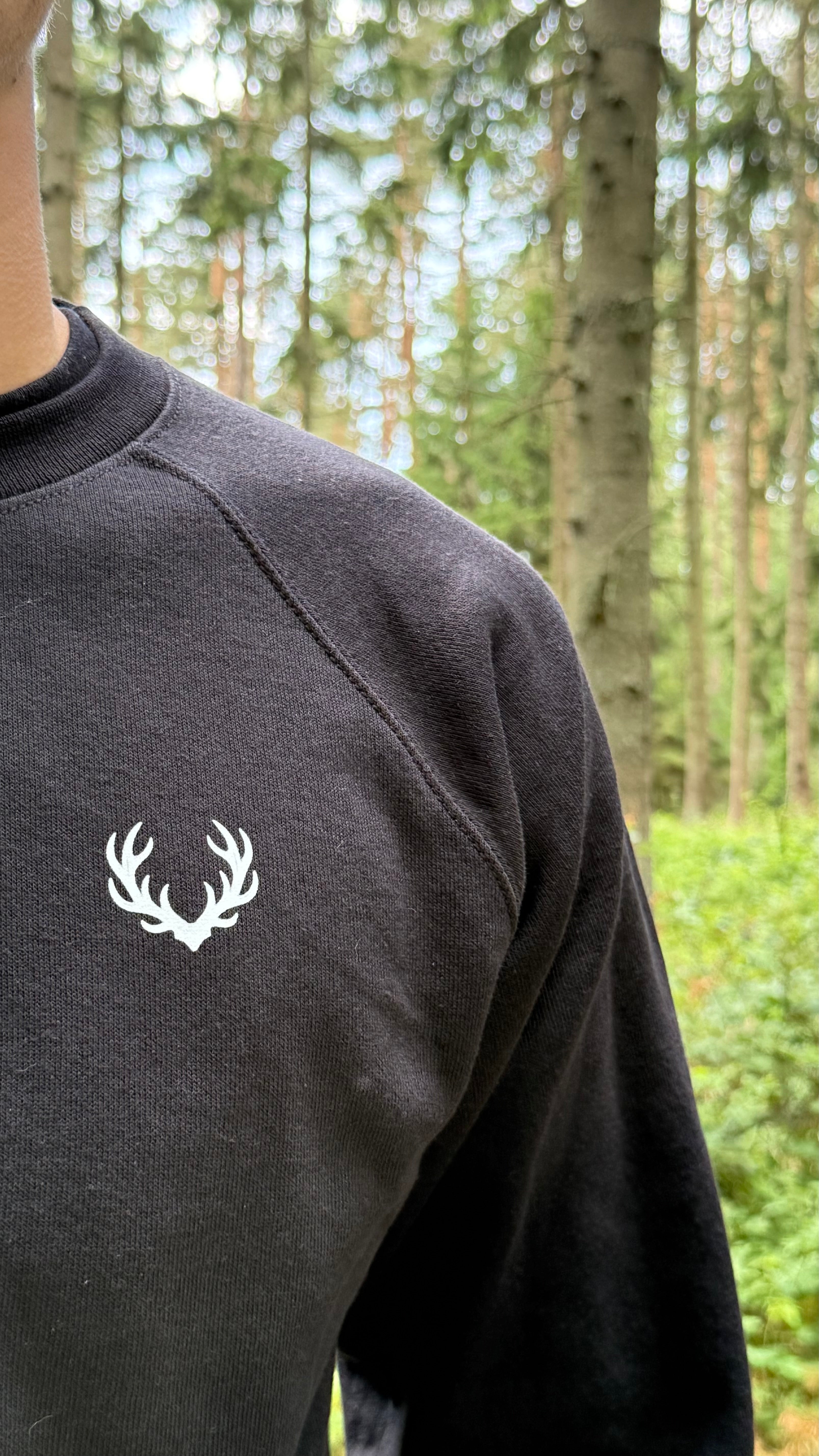 LandJung Sweater Schwarz – Essential