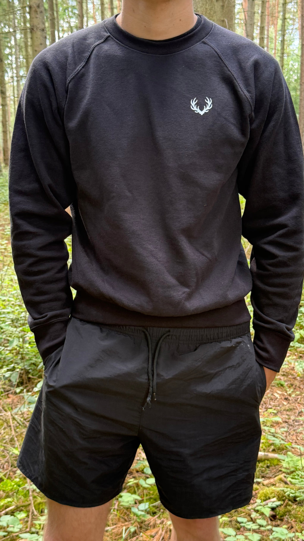 LandJung Sweater Schwarz – Essential