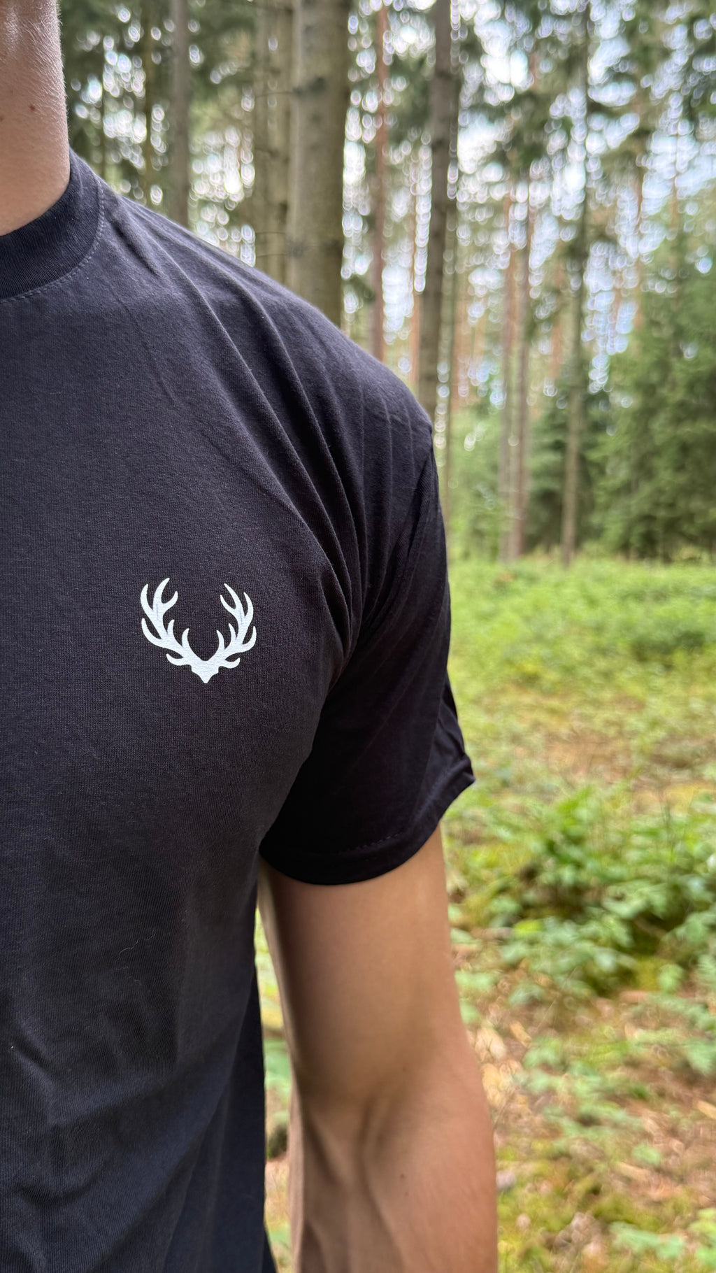 LandJung T-Shirt Schwarz – FOREST BACKPRINT