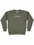 LandJung Sweater Oliv Brustlogo – Essential